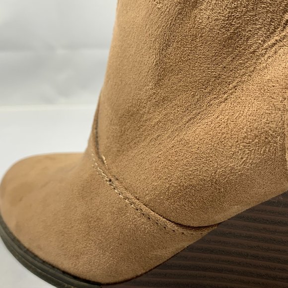 David Aaron Tan Suede Wedge Ankle Boots Size 6.5 - Picture 8 of 11